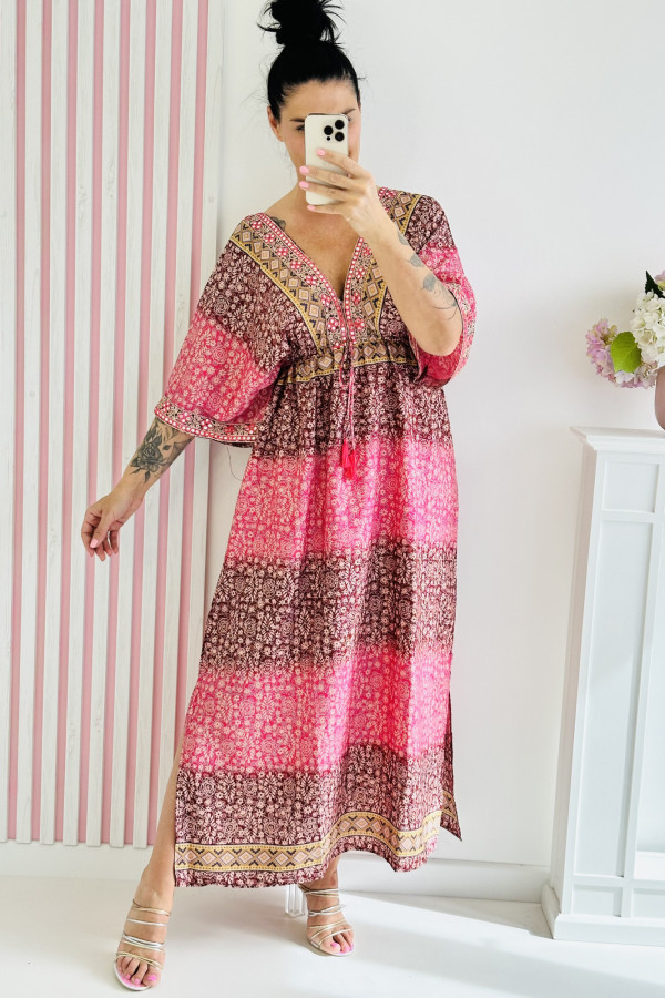 Sukienka maxi z rozcięciami, krótkim rękawem oraz gumką w pasie MARCELINA - różowa